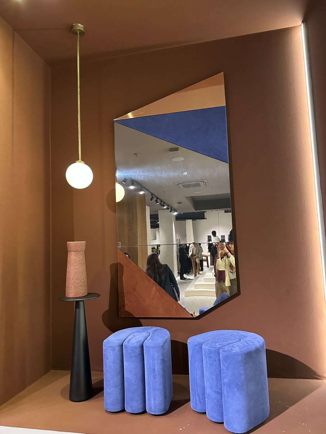 Showroom Baxter Brera Milan 2026 — collection terra cotta et bleu océan
