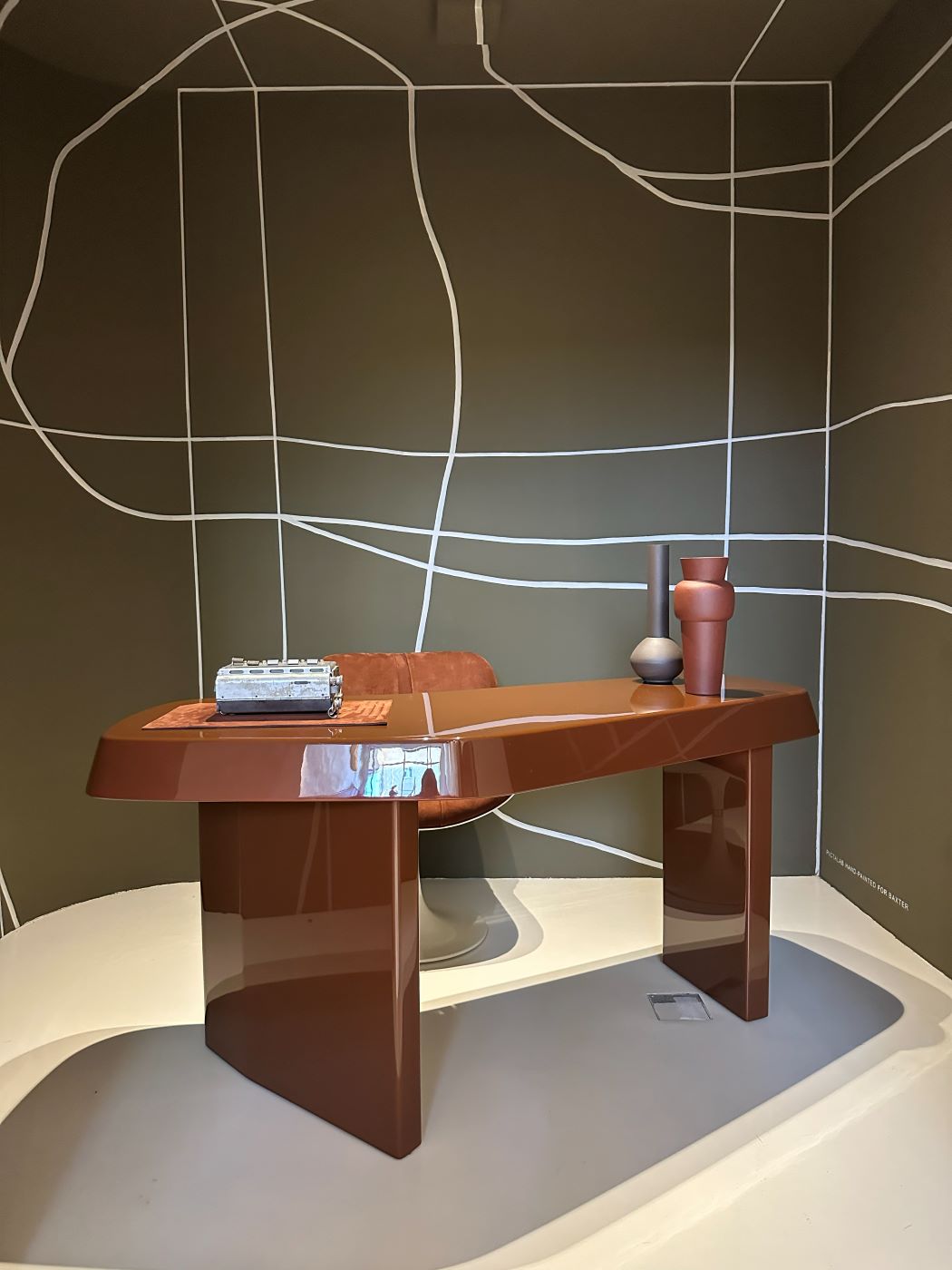 Mobilier Baxter Design Week 2026 — harmonie colorée et formes mid-century